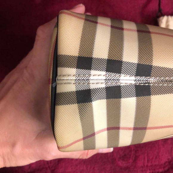 AUTHENTIC Burberry Tote - Picture 13 of 13
